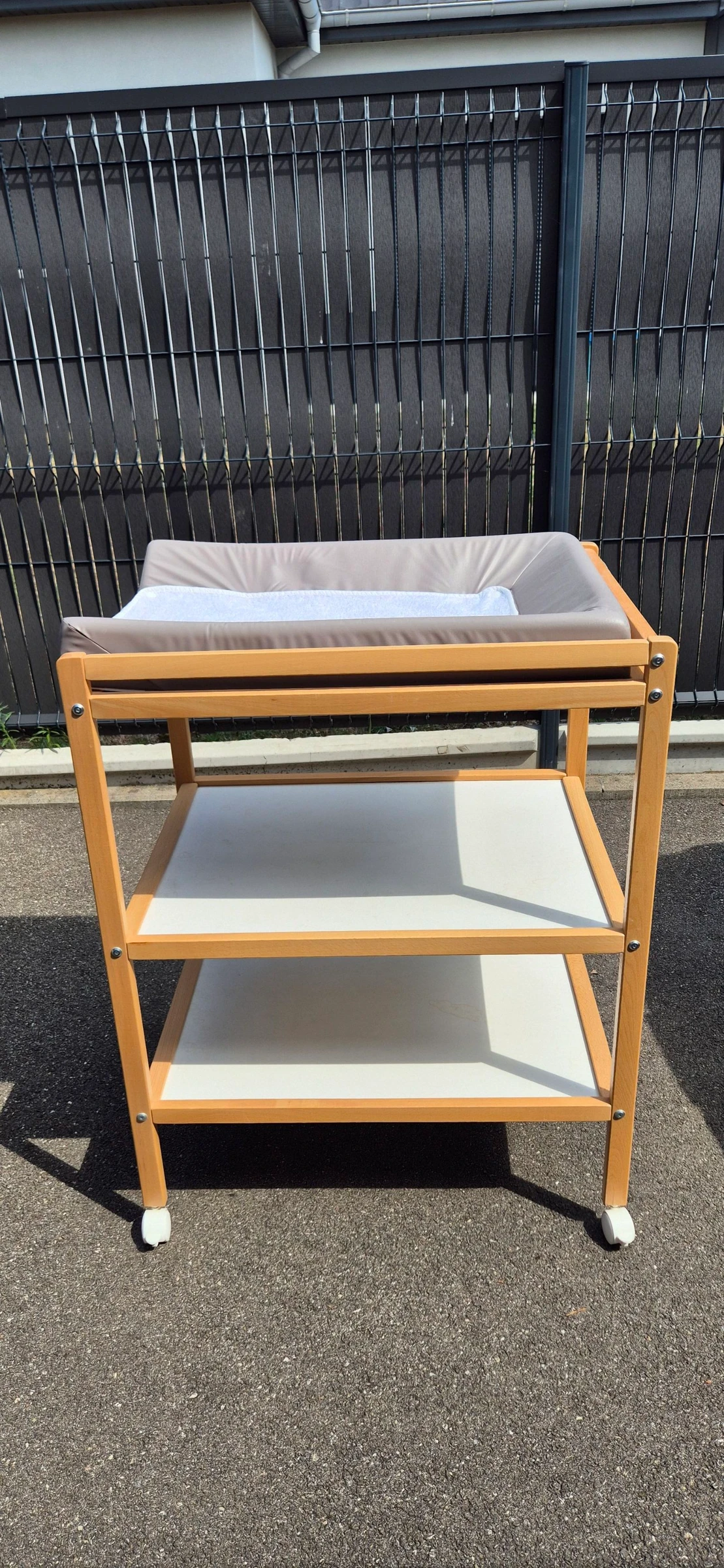 Mesa de troca com rodas – photo 6